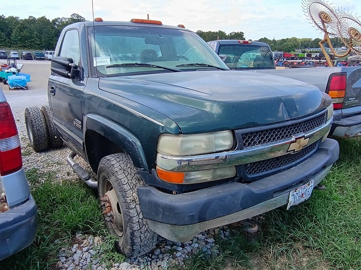 2001-chevrolet-silverado-3500-image-7