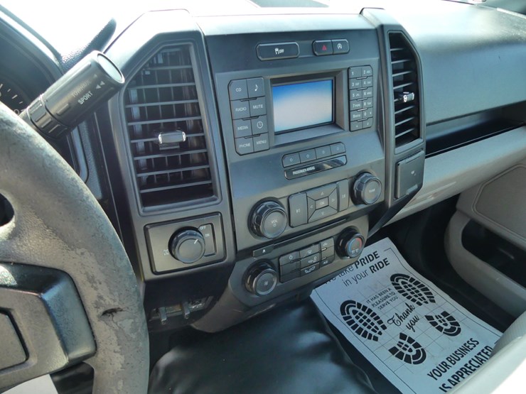 2016-ford-f150-xl-image-11
