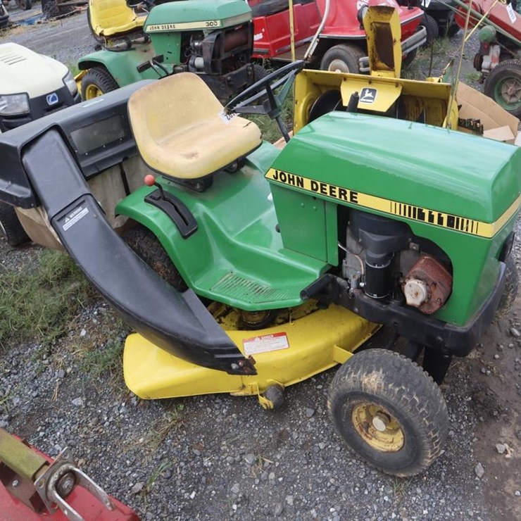 JOHN DEERE 111