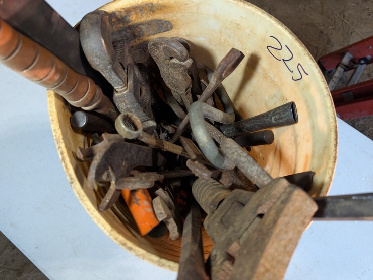 bucket-of-misc.-tools.-#225-image-4