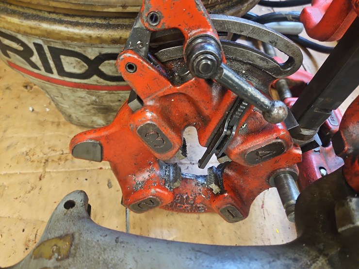 ridgid-pipe-threader-accessories-image-4