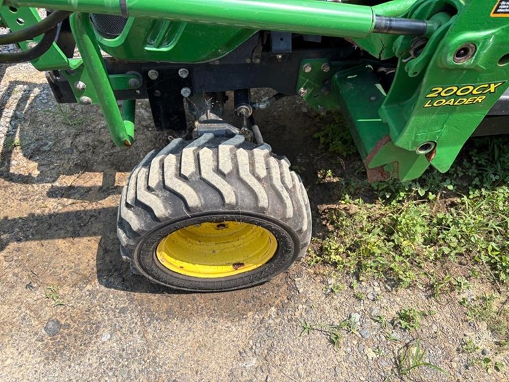 john-deere-2305-image-11