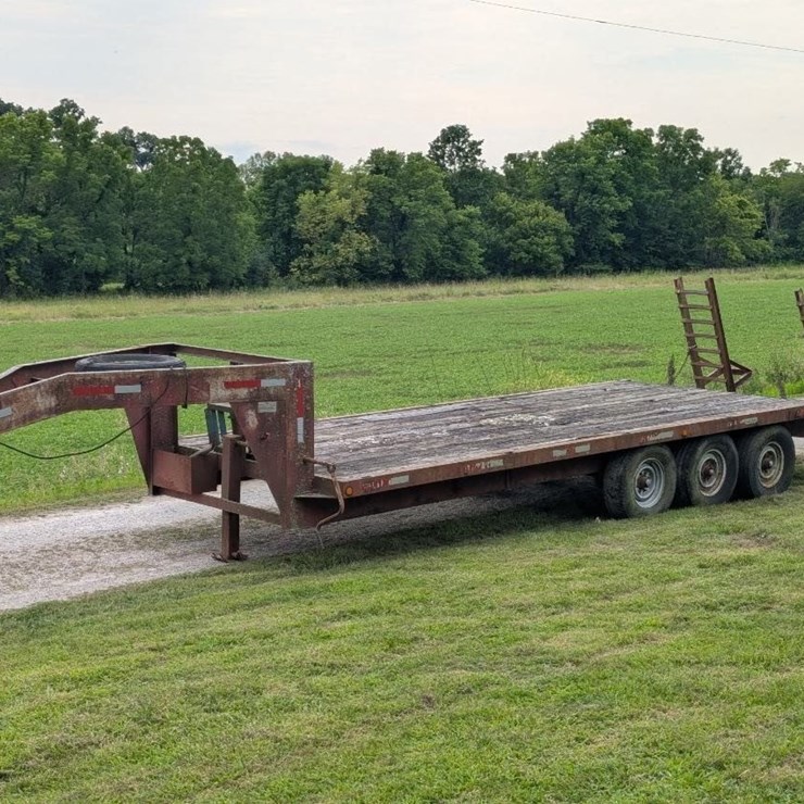 1996 Ridgeline gooseneck trailer