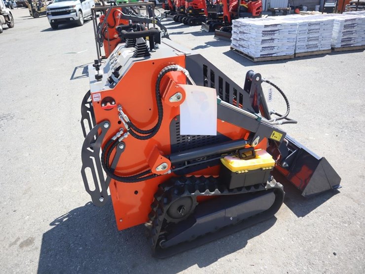 tpm-t460-stand-on-skid-steer-loader-image-8