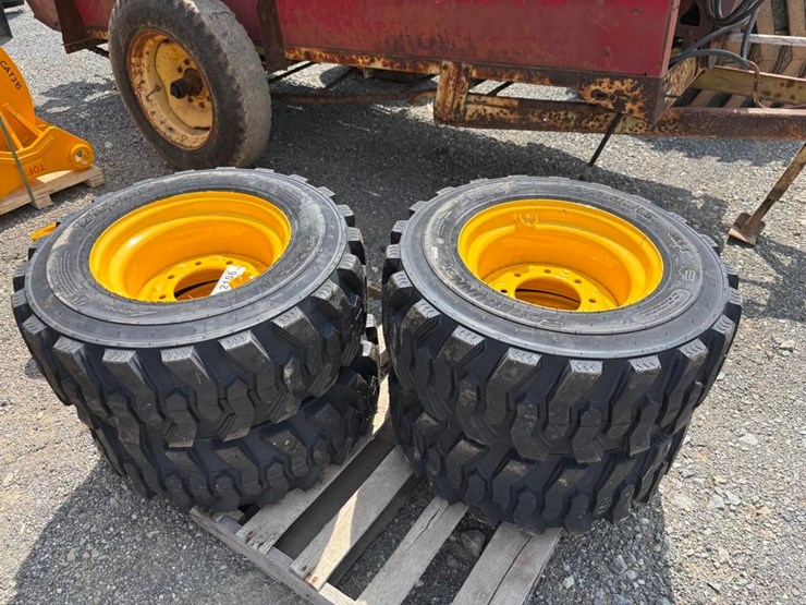 12-16.5-tires-on-wheels-image-4