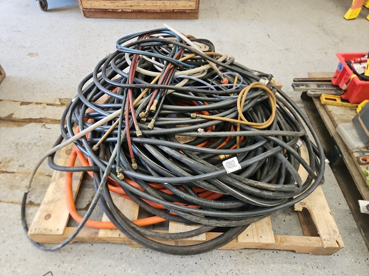 quantity-of-assorted-hoses-image-1