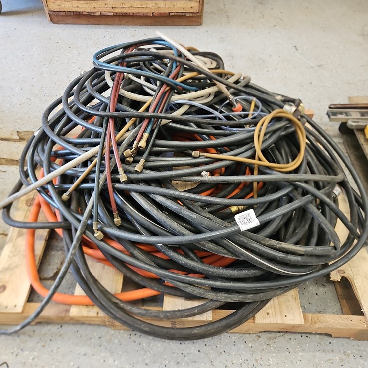 QUANTITY OF ASSORTED HOSES