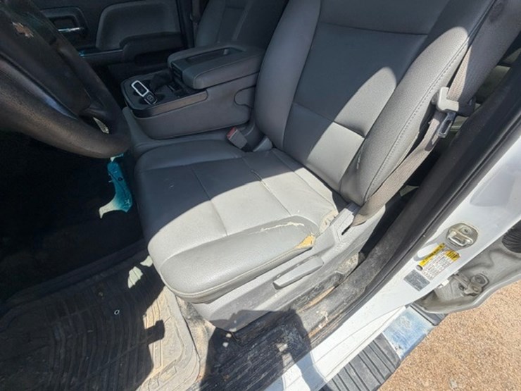 2017-chevrolet-2500-image-35