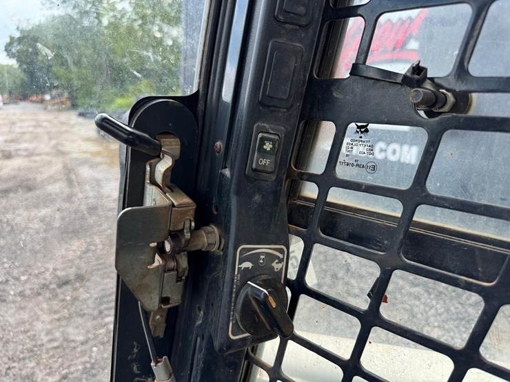 2020-bobcat-t770-image-26