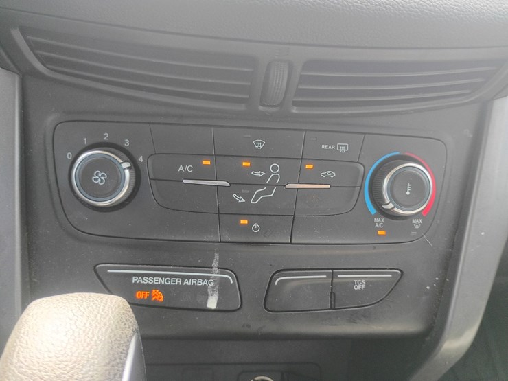 2017-ford-escape-image-39