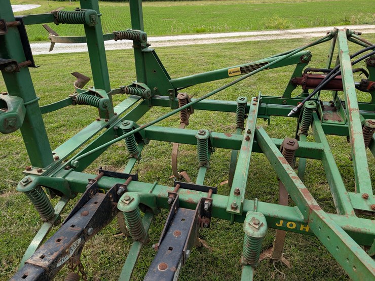 john-deere-1010-image-24