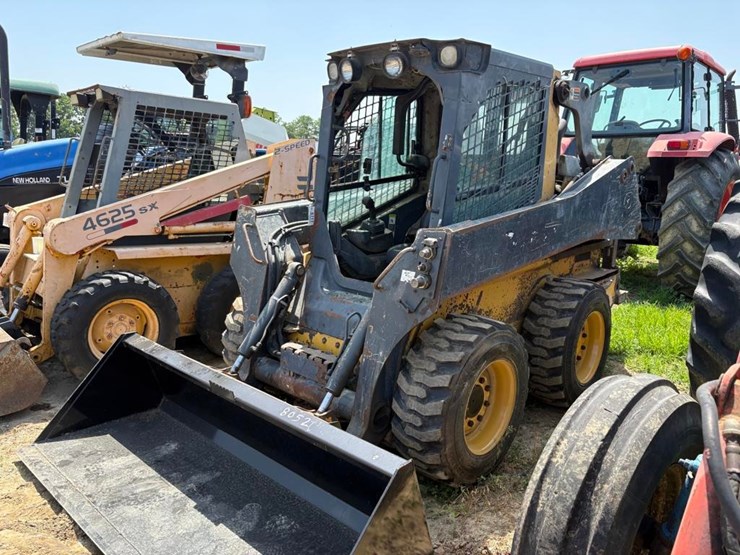 2018-deere-320g-image-10
