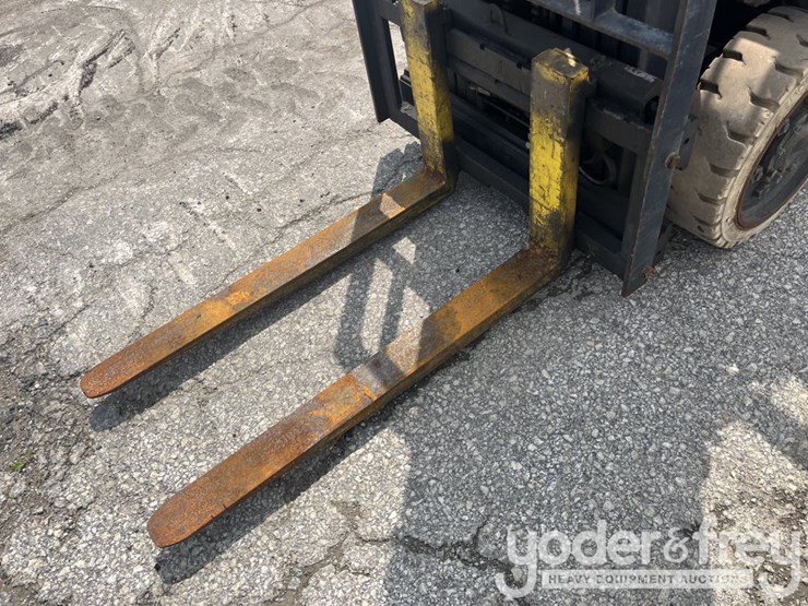 komatsu-fg25st-11-image-12