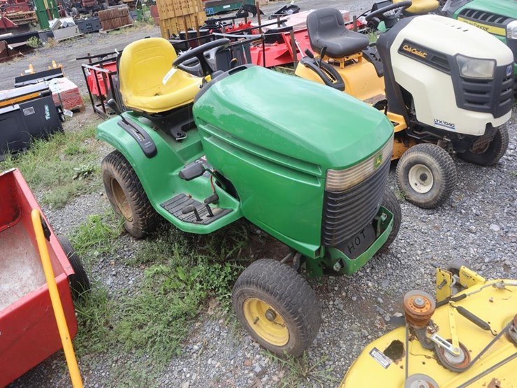 john-deere-18hp-riding-mower-image-1