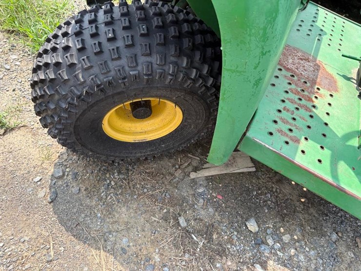 john-deere-gator-image-9