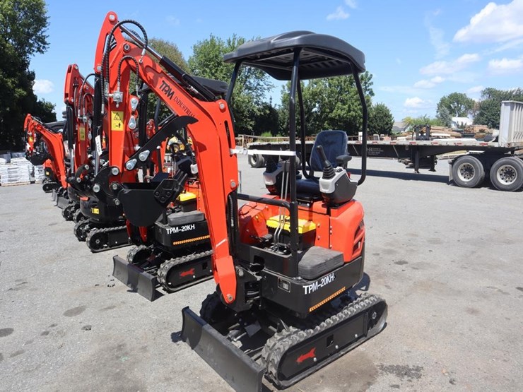 tpm-20kh-mini-excavator-image-2