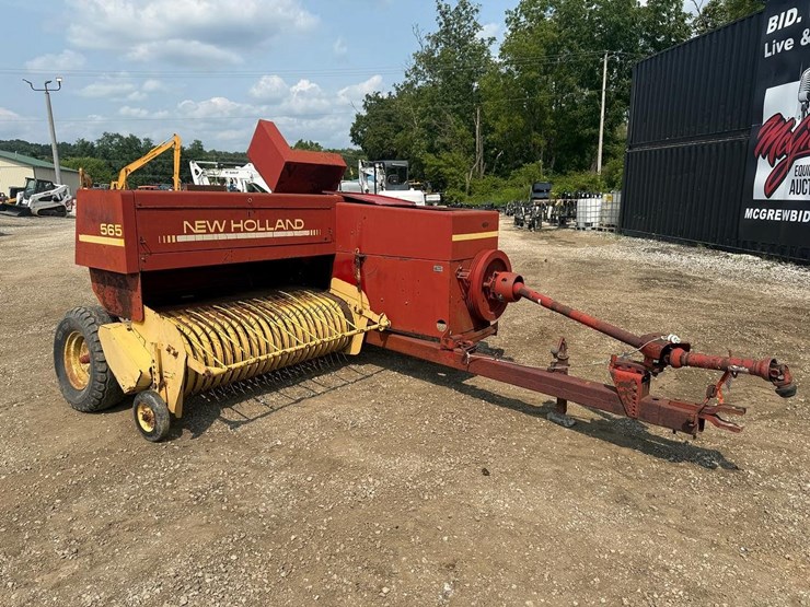 new-holland-565-image-6