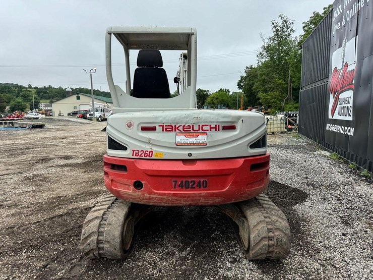 2016-takeuchi-tb260-image-5
