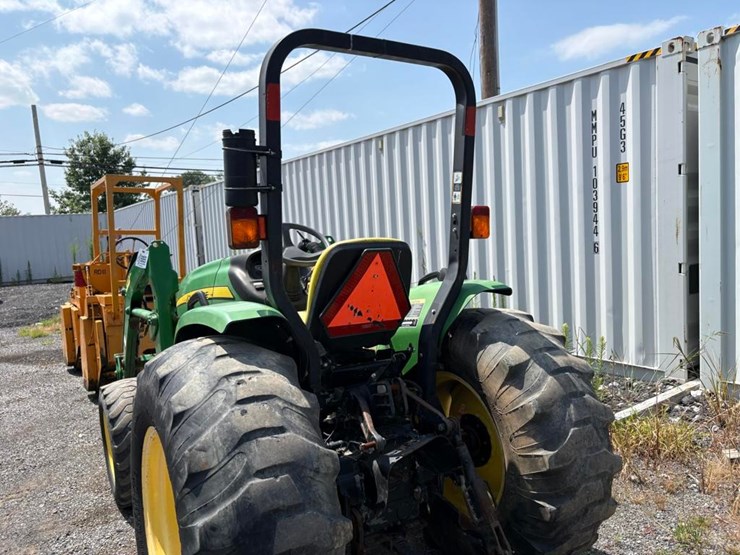 2015-john-deere-4105-image-13