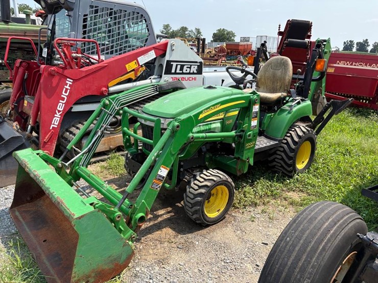 john-deere-2305-image-1