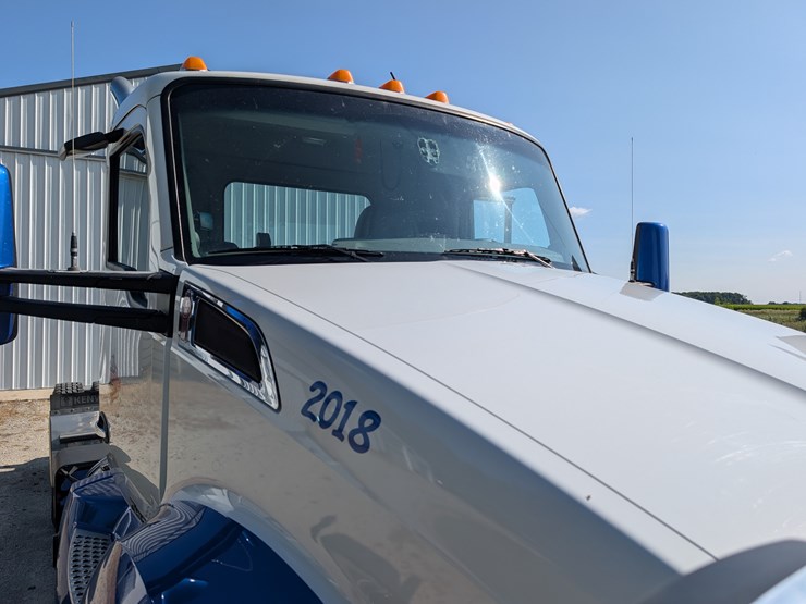 2018-kenworth-t680-image-66