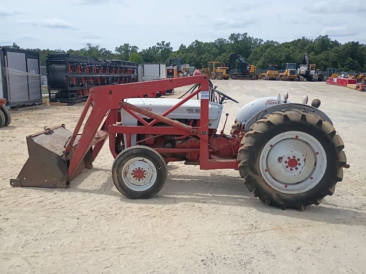 ford-tractor-image-2
