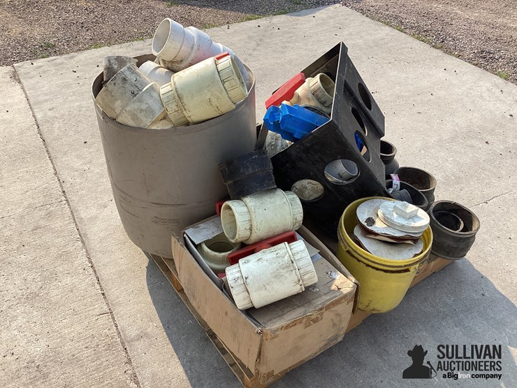 misc-pallet-of-plumbing-supplies-image-2