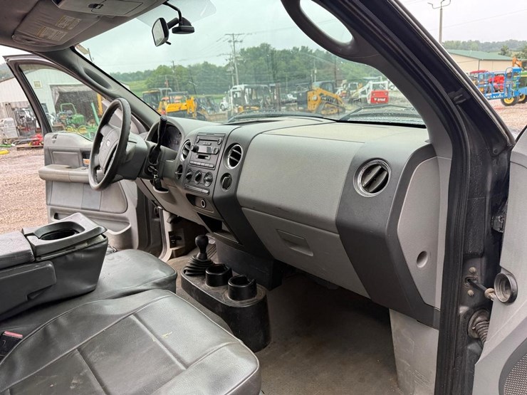2004-ford-f150-image-12