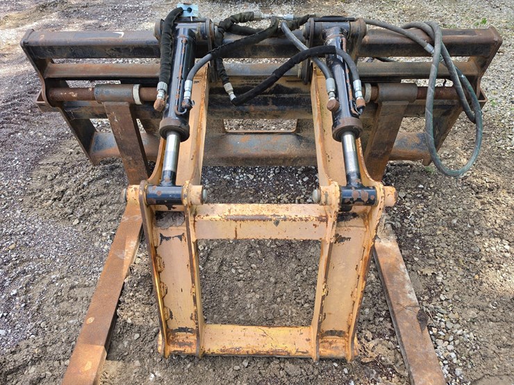 #22360-•-talet-fork-lift-/-grapple-clamp-skid-steer-attachment-image-7