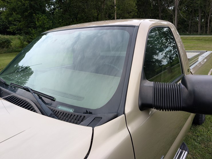 2004-gmc-3500-image-15