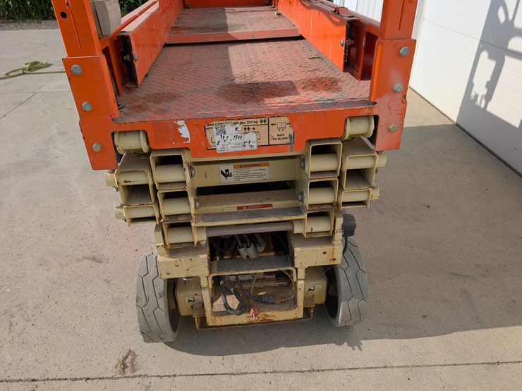 2016-jlg-1930es-image-10