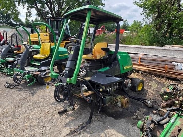 john-deere-3225c-image-2