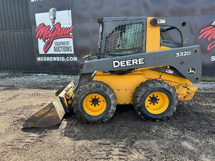 deere-332d-image-3