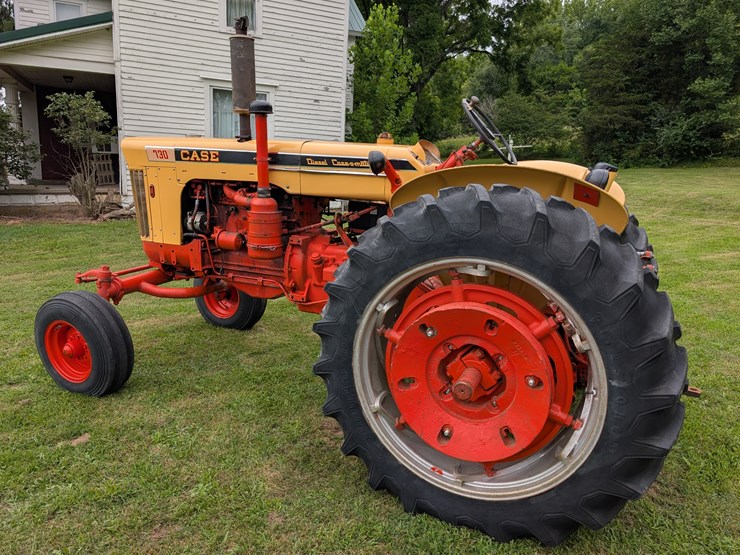 case-730-tractor-image-2