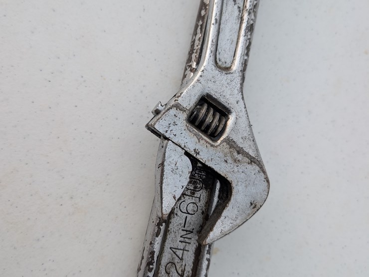 pair-of-adjustable-wrenches.-#207-image-3