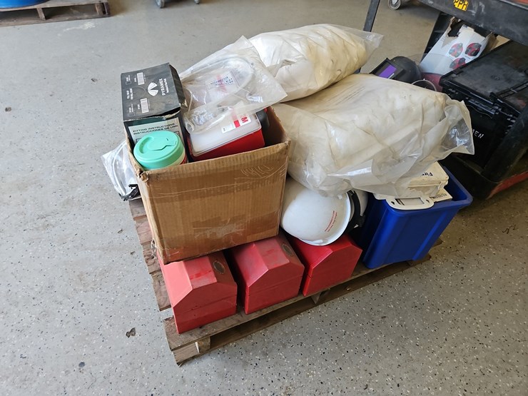 quantity-of-safety-equipment-image-1