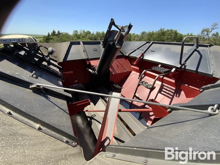 2011-case-ih-8120-image-11