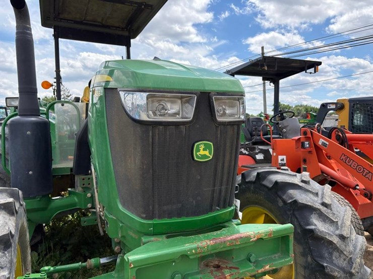 2020-john-deere-6105e-image-18
