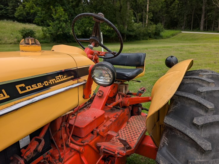 case-730-tractor-image-22