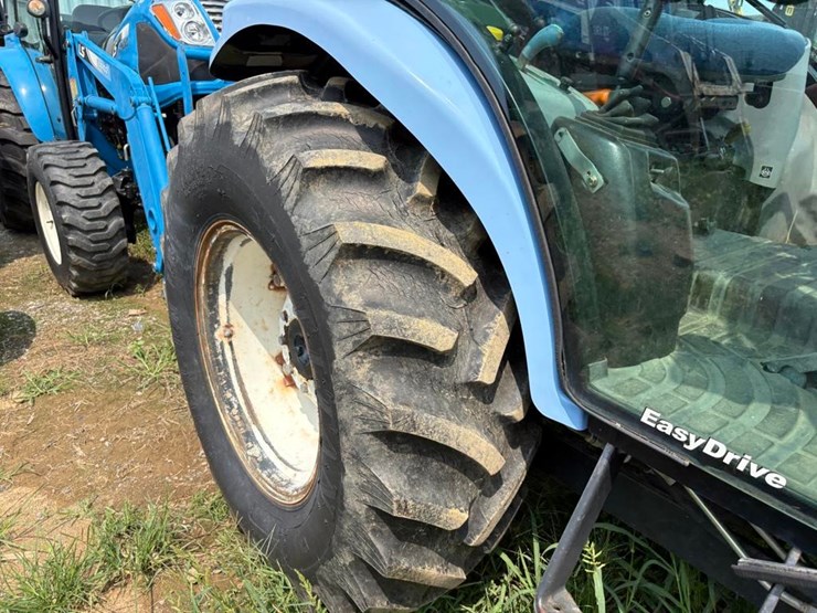 new-holland-boomer-3040-image-13