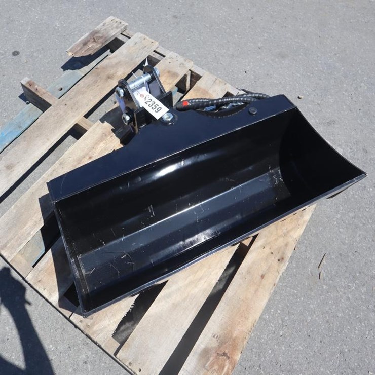 TPM 32" Hydraulic Tilt Bucket