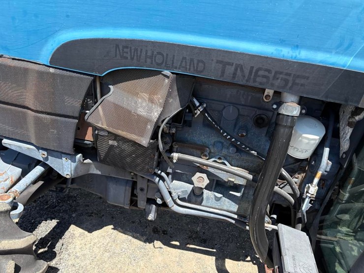 new-holland-tn65-image-12