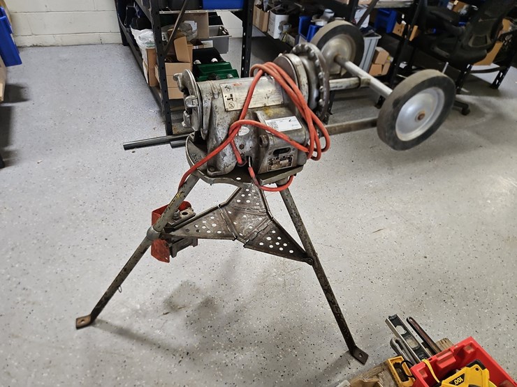 rigid-300-pipe-threader-image-2