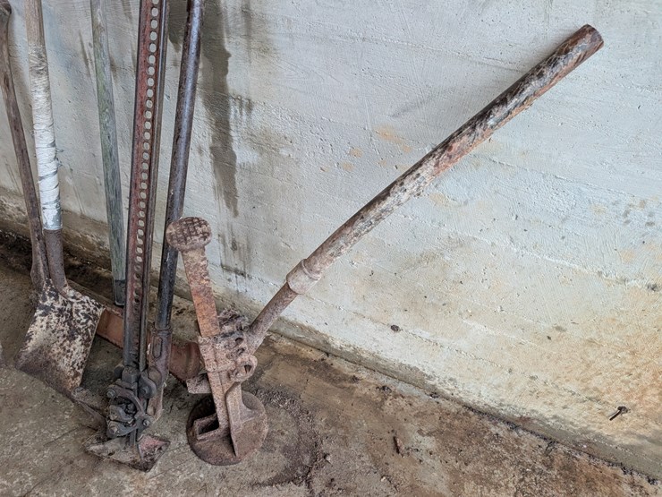 handyman-jack,-railroad-jack-&-misc.-hand-tools.-#253-image-2