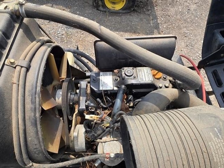 john-deere-3225c-image-12