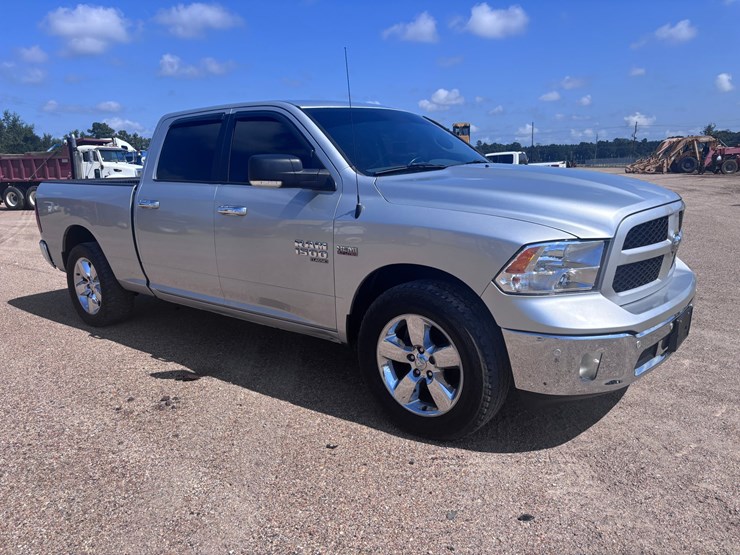 2019-dodge-1500-image-2