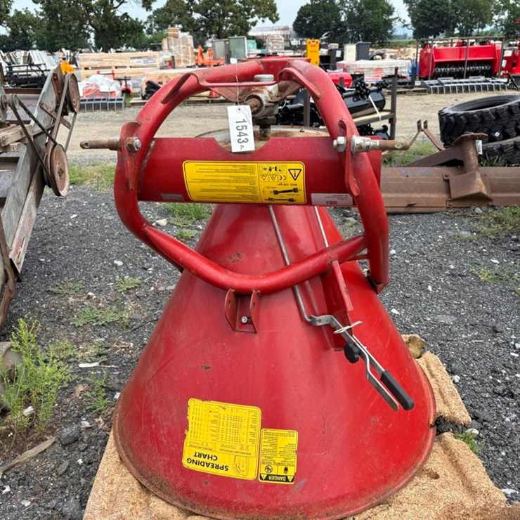 Fertilizer Spreader