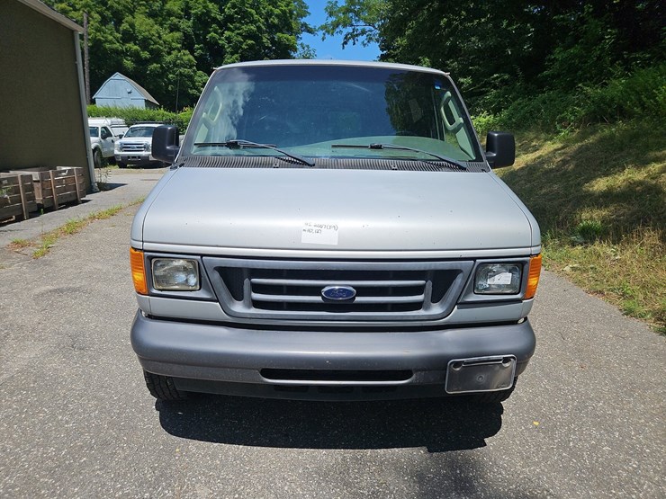2007-ford-e350-image-2