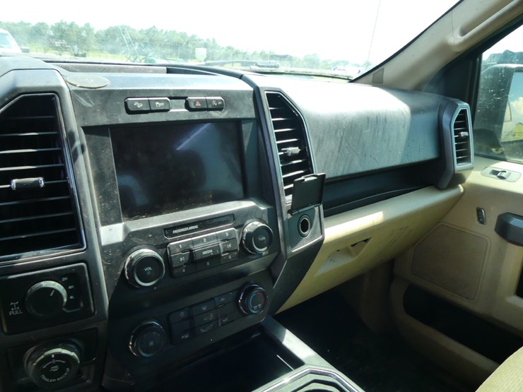 2019-ford-f150-image-15