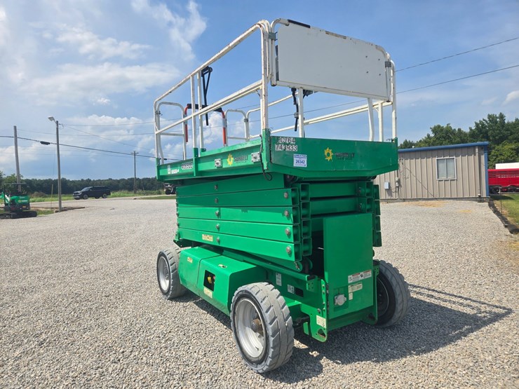2015-jlg-4069le-image-6